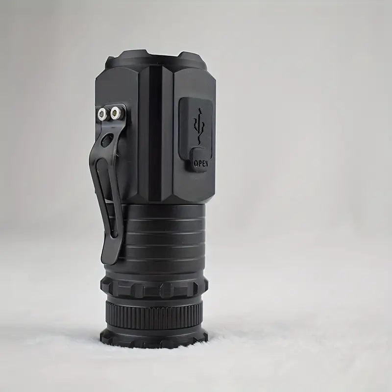 MaxPower™️ - Mini torcia tattica indistruttibile e potente.