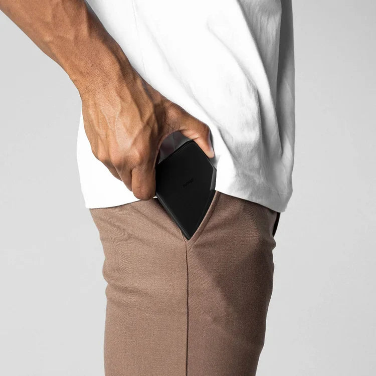 Ajoutez une touche de classe à votre garde-robe avec ce modèle Premium
